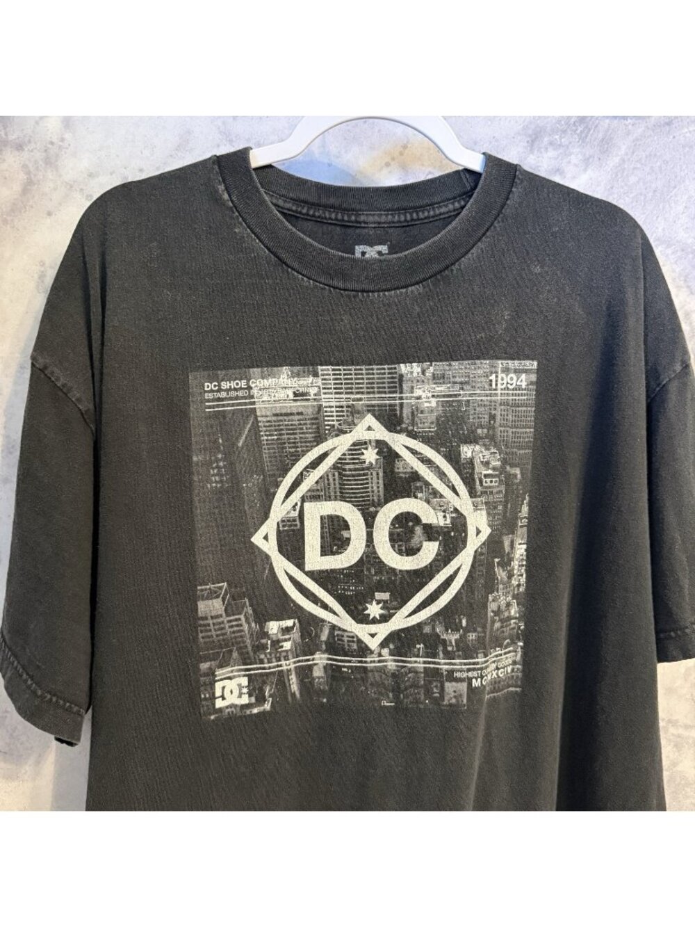 DC Shoes T Shirt Mens 2XL Faded Black Short Sleeve Skate Tee Y2K Style